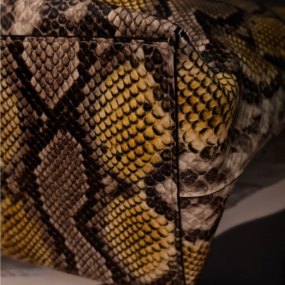 VS snake, print, yellow black Bag - Picture 5 of 9